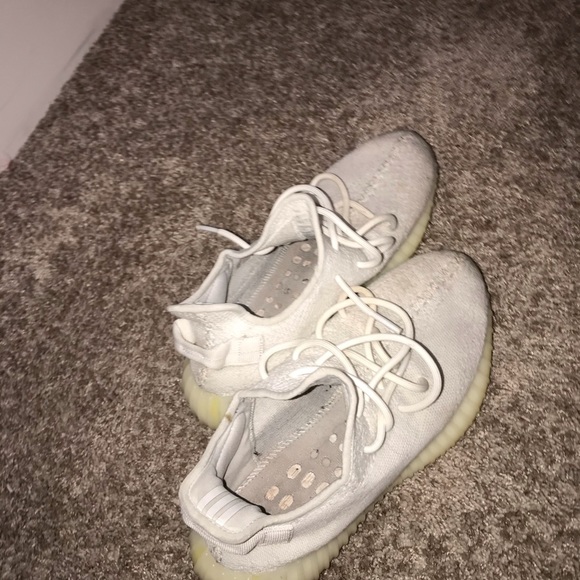 Yezzys - Picture 3 of 3